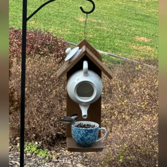 Rustic Wooden Handmade Bird Feeder Dog - Picture 11 of 16